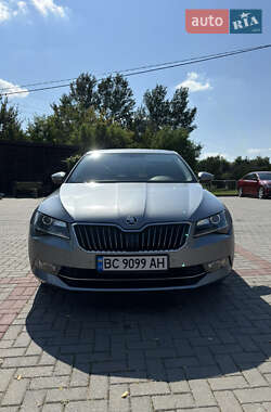 Лифтбек Skoda Superb 2016 в 