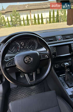 Лифтбек Skoda Superb 2016 в 