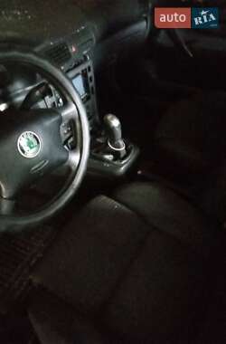 Лифтбек Skoda Superb 2003 в  фото 3 Лифтбек Skoda Superb 2003 в
