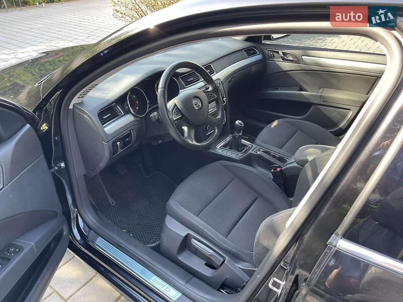 Лифтбек Skoda Superb 2013 в Киеве