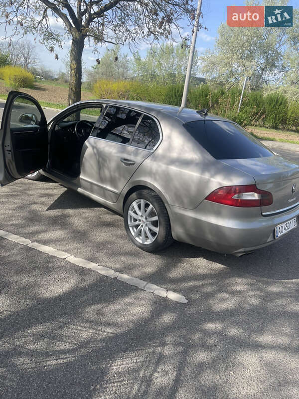 Ліфтбек Skoda Superb 2009 в Береговому фото 10 Ліфтбек Skoda Superb 2009 в Береговому