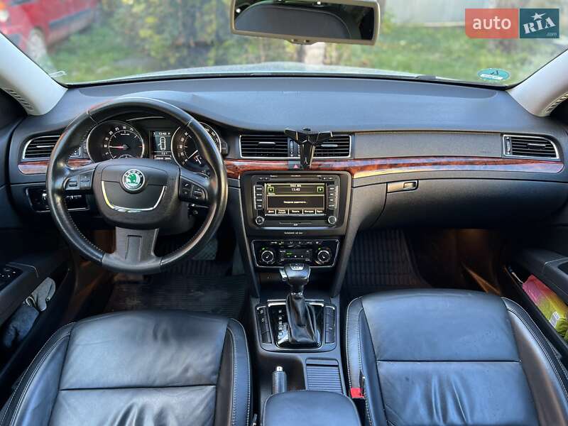 Универсал Skoda Superb 2012 в Каменец-Подольском