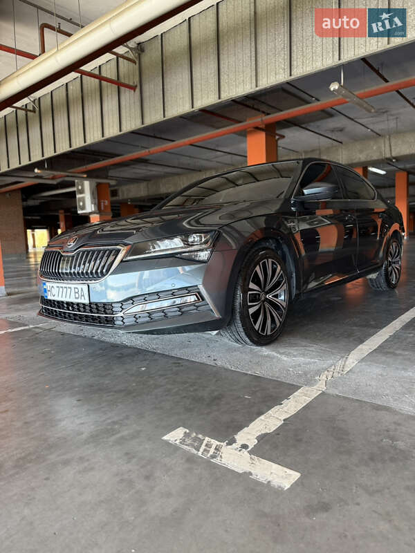 Лифтбек Skoda Superb 2019 в Львове