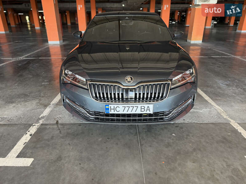 Лифтбек Skoda Superb 2019 в Львове