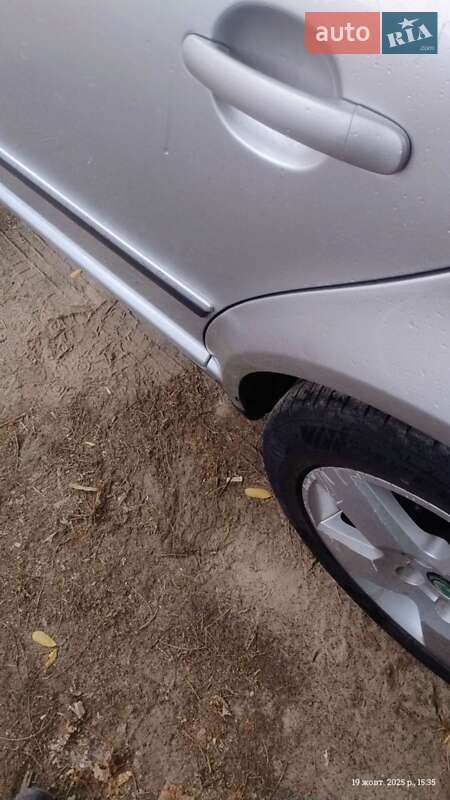 Лифтбек Skoda Superb 2006 в Запорожье