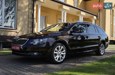 Універсал Skoda Superb 2014 в  фото 14 Універсал Skoda Superb 2014 в