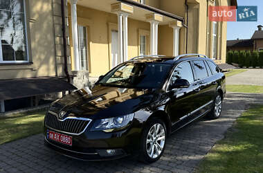 Універсал Skoda Superb 2014 в  фото 39 Універсал Skoda Superb 2014 в