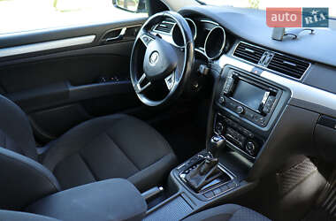 Універсал Skoda Superb 2014 в  фото 79 Універсал Skoda Superb 2014 в