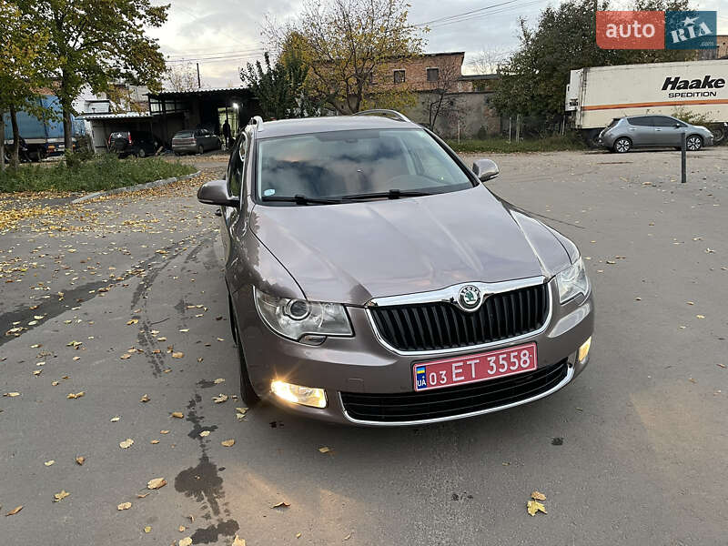 Універсал Skoda Superb 2012 в Рівному