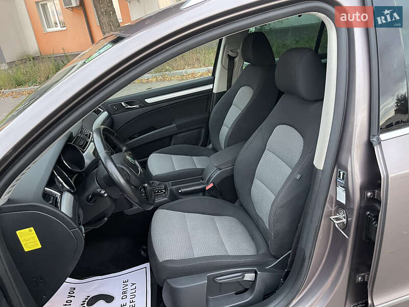 Універсал Skoda Superb 2012 в Рівному