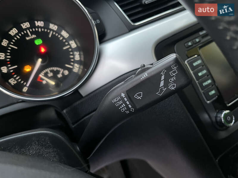 Універсал Skoda Superb 2012 в Рівному