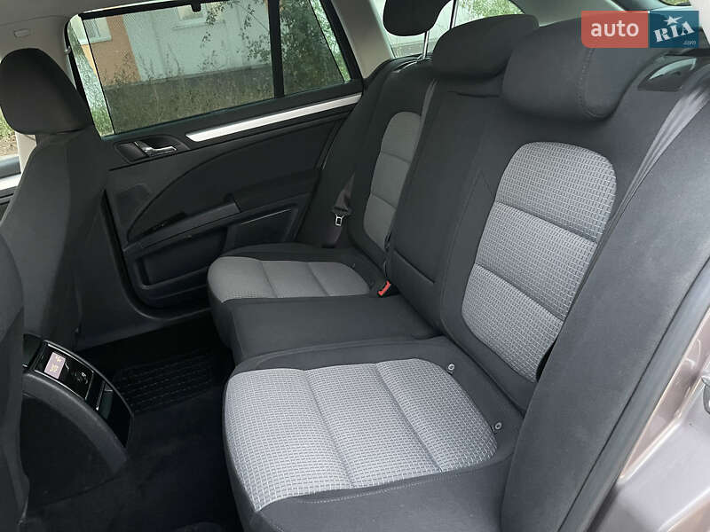 Універсал Skoda Superb 2012 в Рівному