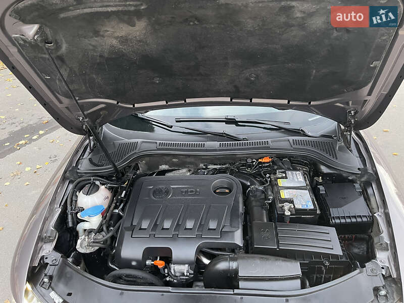 Універсал Skoda Superb 2012 в Рівному