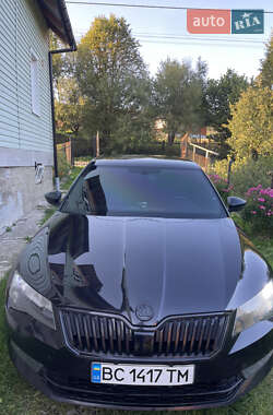 Ліфтбек Skoda Superb 2015 в  фото 2 Ліфтбек Skoda Superb 2015 в