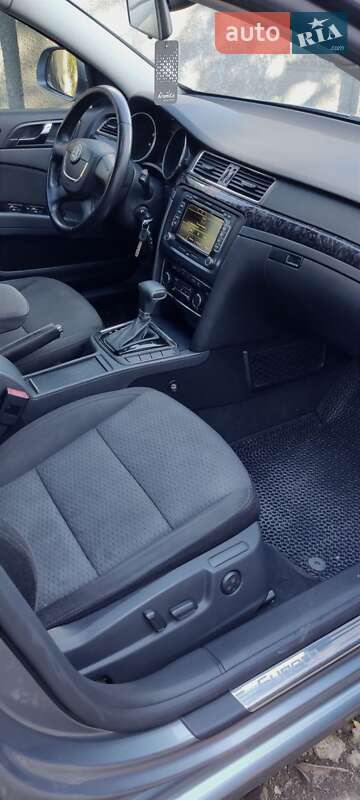 Лифтбек Skoda Superb 2011 в Одессе