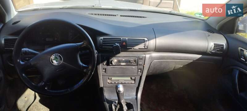 Лифтбек Skoda Superb 2002 в Верховине