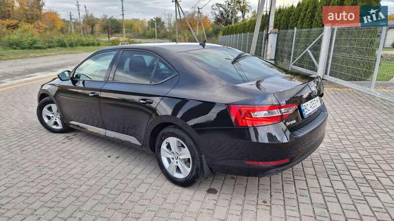 Лифтбек Skoda Superb 2016 в Львове фото 86 Лифтбек Skoda Superb 2016 в Львове
