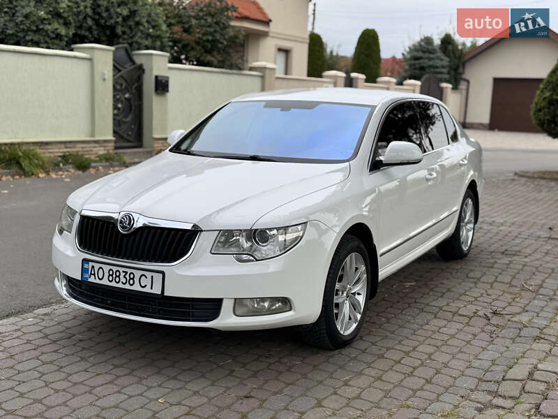 Skoda Superb 2011 Skoda Superb 2011