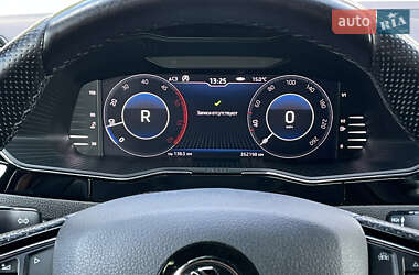 Лифтбек Skoda Superb 2017 в 