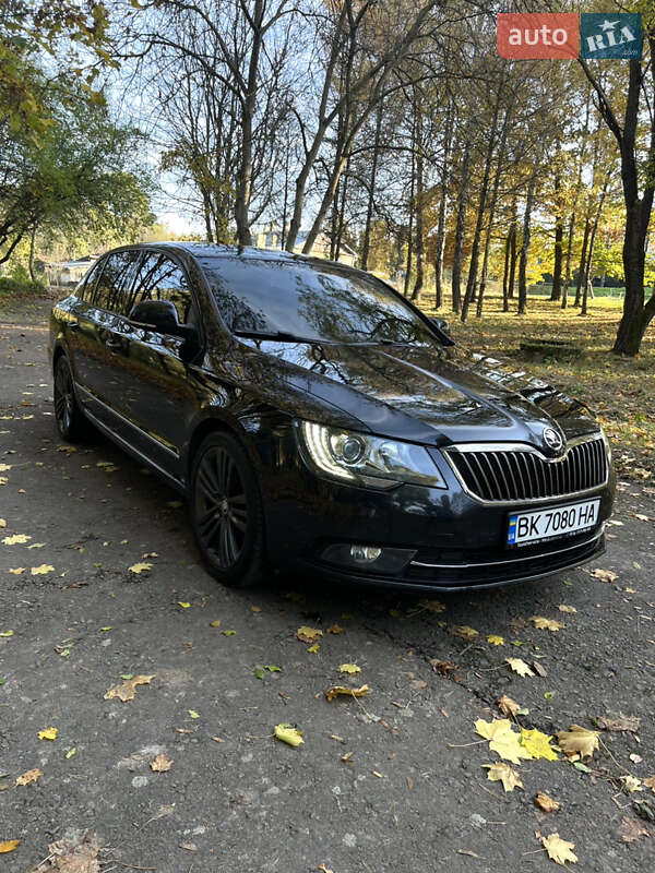 Ліфтбек Skoda Superb 2015 в Рівному