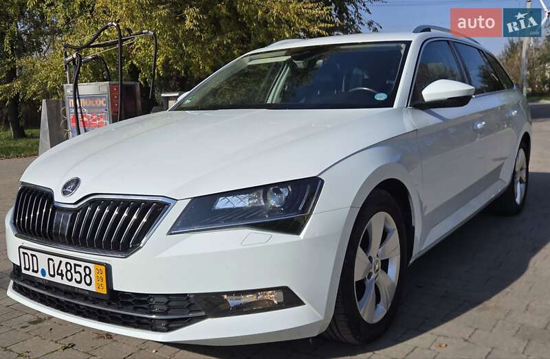 Универсал Skoda Superb 2016 в Бучаче