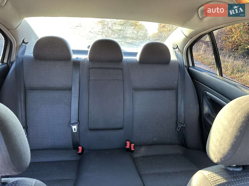 Лифтбек Skoda Superb 2006 в Ивано-Франковске фото 12 Лифтбек Skoda Superb 2006 в Ивано-Франковске