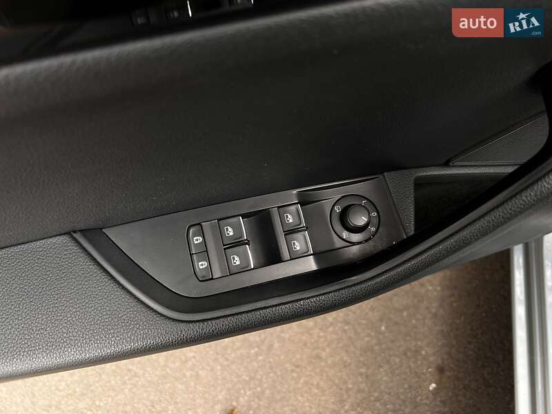 Универсал Skoda Superb 2018 в Ровно