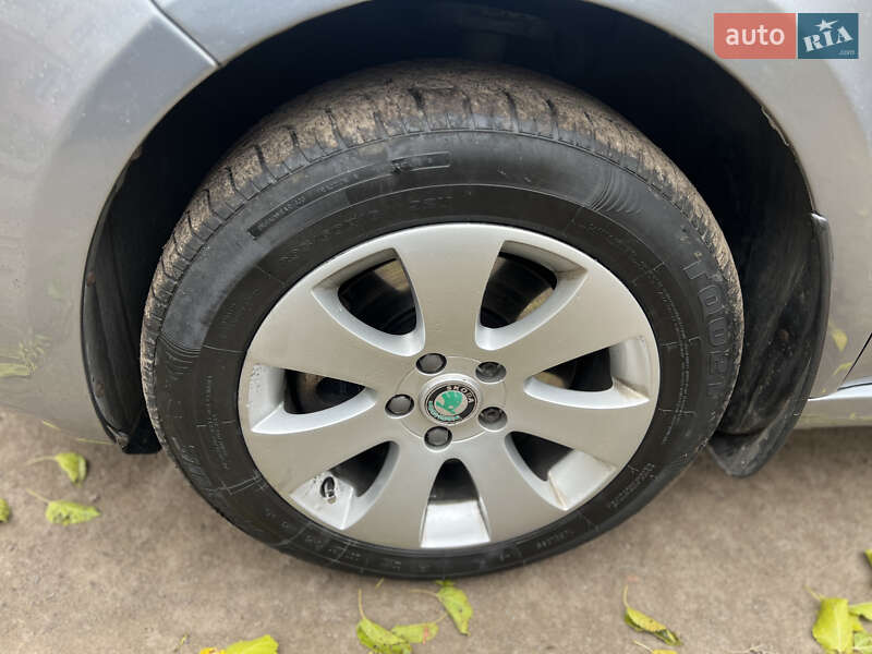 Лифтбек Skoda Superb 2011 в Кривом Роге фото 10 Лифтбек Skoda Superb 2011 в Кривом Роге