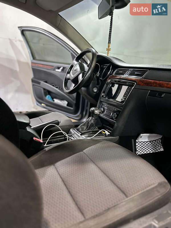 Лифтбек Skoda Superb 2011 в Кривом Роге фото 14 Лифтбек Skoda Superb 2011 в Кривом Роге