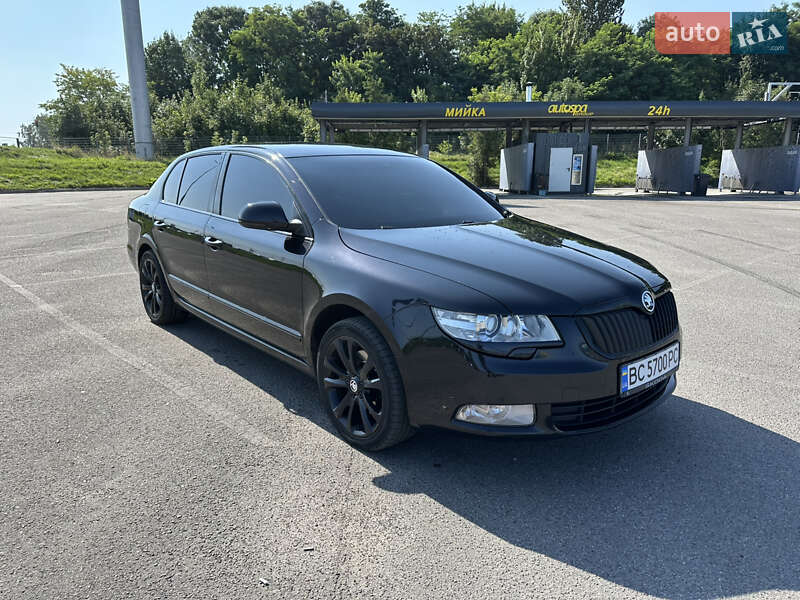 Лифтбек Skoda Superb 2012 в Львове