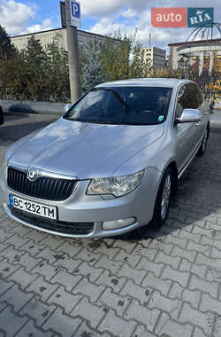 Лифтбек Skoda Superb 2009 в Новояворовске