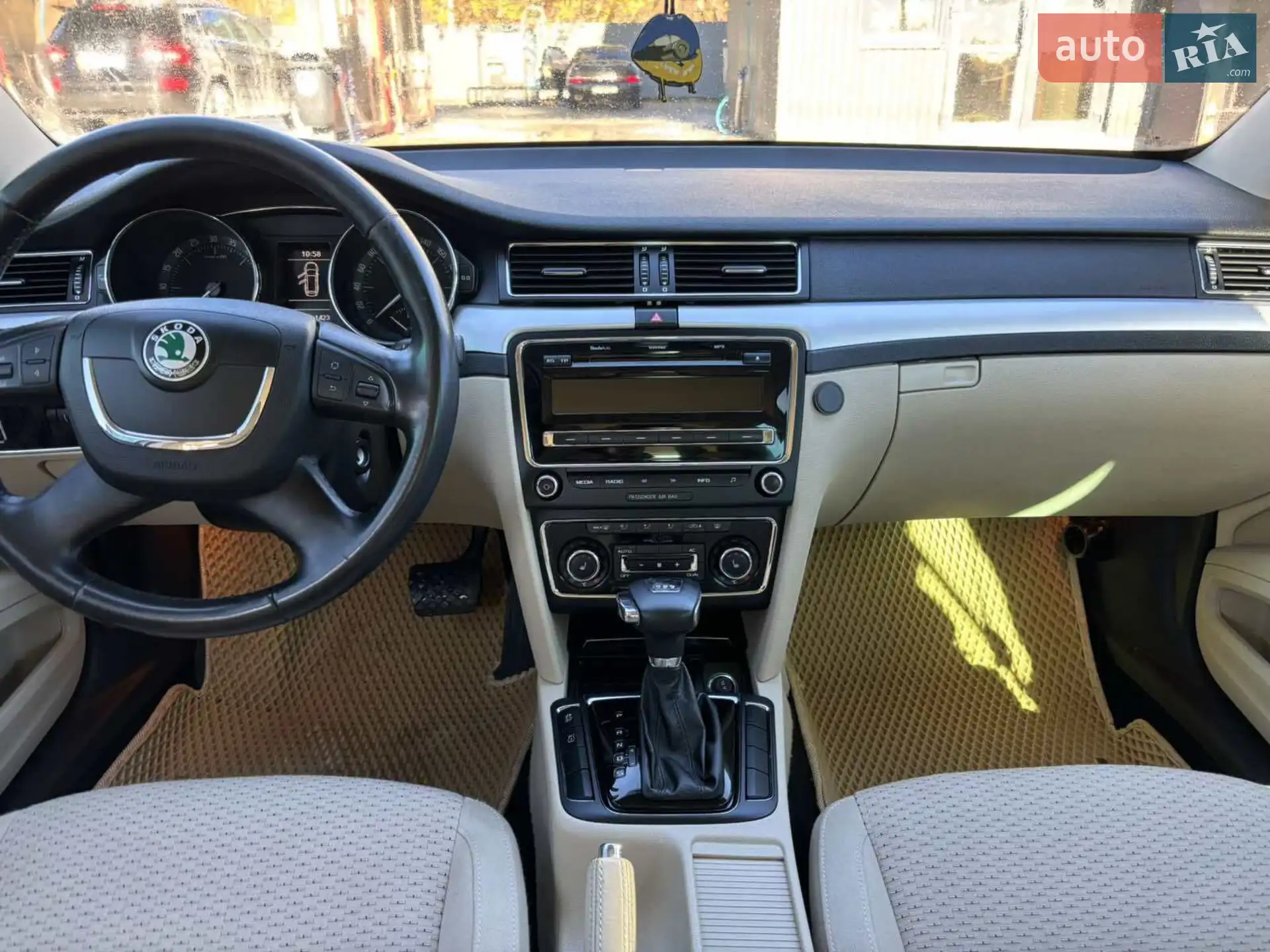 2010 Skoda Superb - мініатюра 8