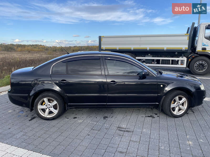 Лифтбек Skoda Superb 2006 в Львове