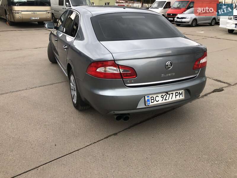 Ліфтбек Skoda Superb 2012 в Львові