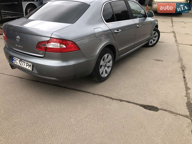 Ліфтбек Skoda Superb 2012 в Львові