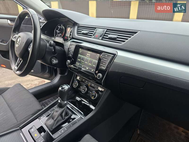 Універсал Skoda Superb 2015 в Києві фото 45 Універсал Skoda Superb 2015 в Києві