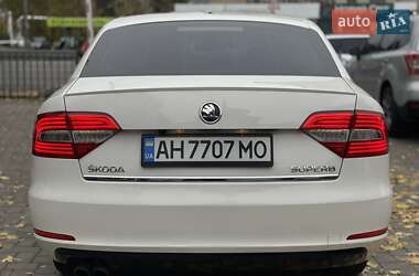 Лифтбек Skoda Superb 2013 в 