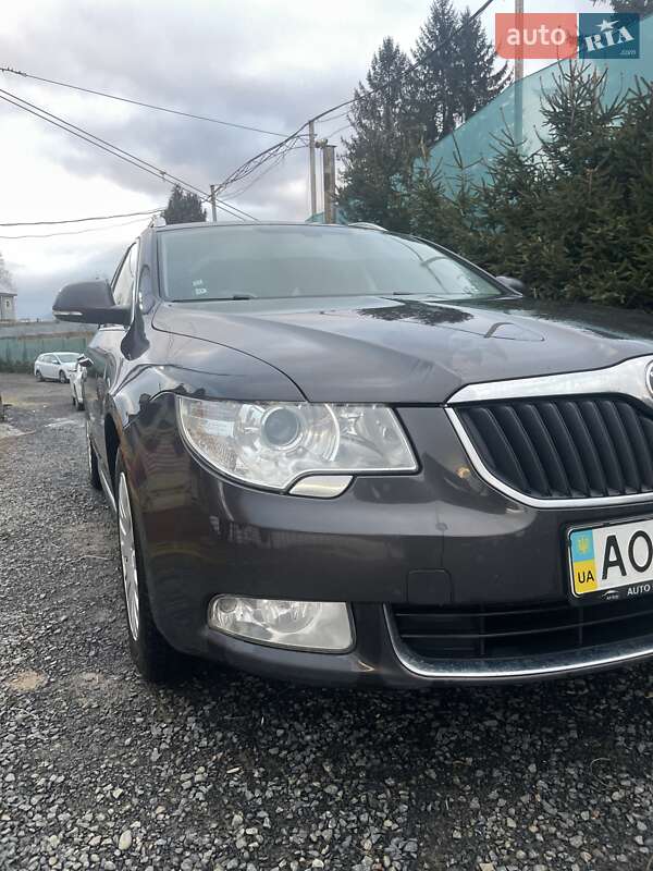 Универсал Skoda Superb 2011 в Ужгороде фото 4 Универсал Skoda Superb 2011 в Ужгороде