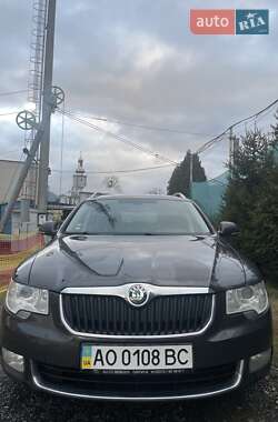 Универсал Skoda Superb 2011 в Ужгороде