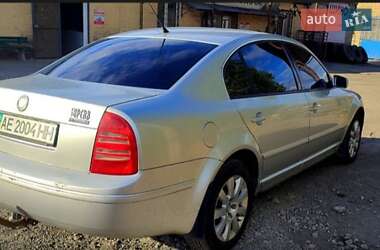 Лифтбек Skoda Superb 2004 в Днепре
