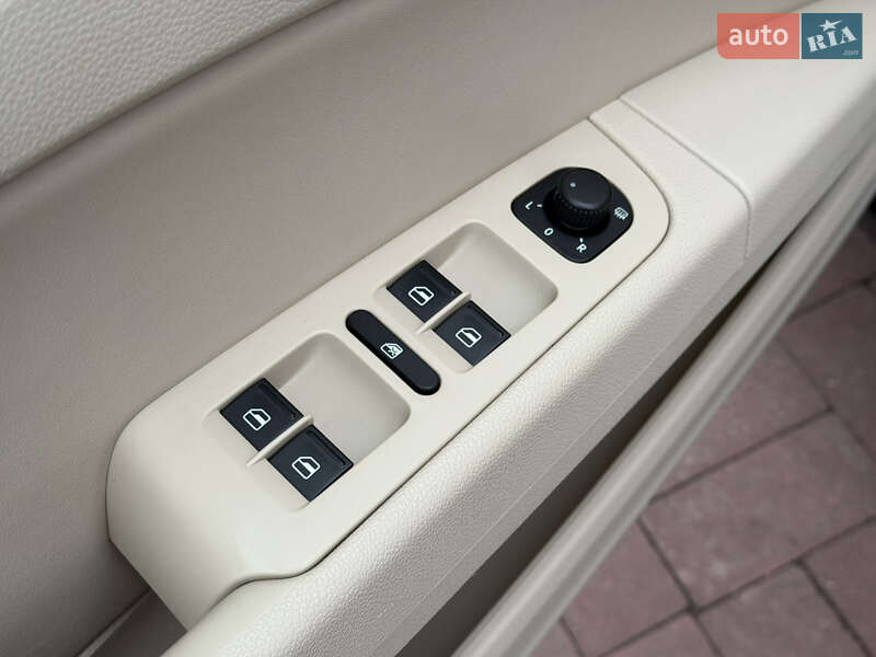 Універсал Skoda Superb 2012 в Рівному