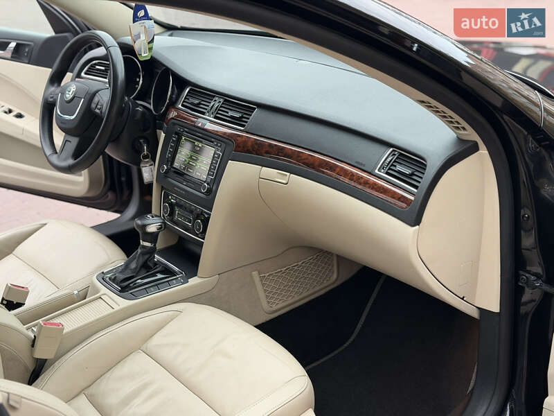 Універсал Skoda Superb 2012 в Рівному