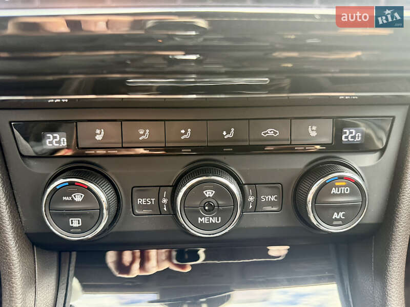 Универсал Skoda Superb 2016 в Звягеле фото 38 Универсал Skoda Superb 2016 в Звягеле