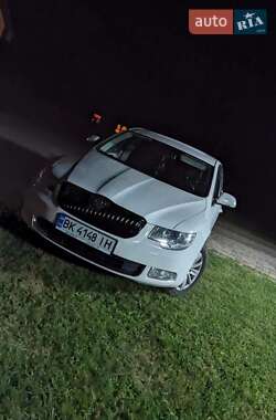 Ліфтбек Skoda Superb 2011 в Зарічному