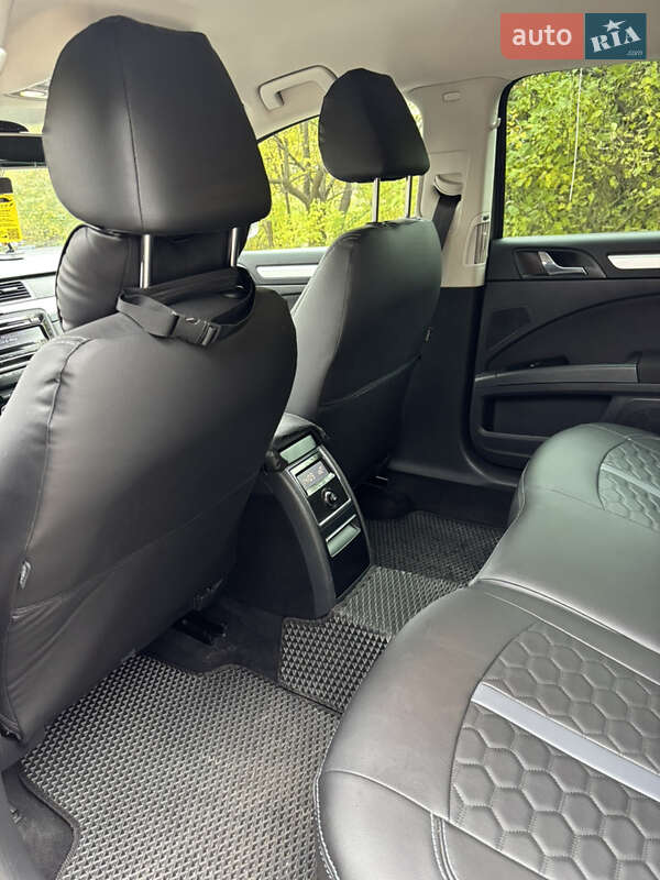 Универсал Skoda Superb 2010 в Ивано-Франковске