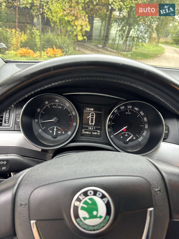 Универсал Skoda Superb 2010 в Ивано-Франковске