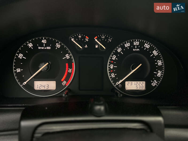 Лифтбек Skoda Superb 2007 в Киеве фото 47 Лифтбек Skoda Superb 2007 в Киеве