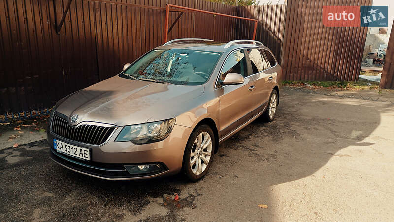 Універсал Skoda Superb 2014 в Києві