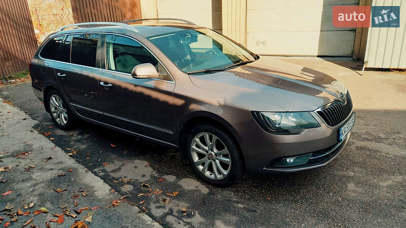 Універсал Skoda Superb 2014 в Києві