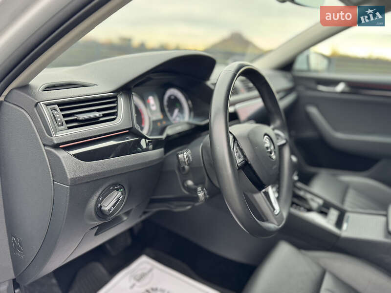 Лифтбек Skoda Superb 2017 в Мукачево